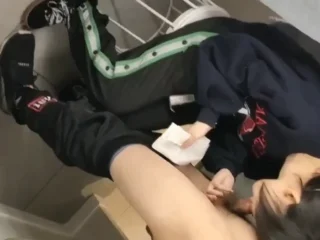 Tổng hợp những clip sex học sinh chịch nhau trong Toilet công cộng