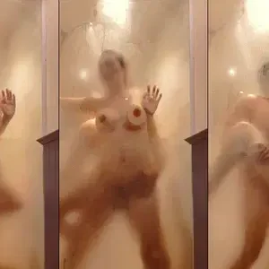 Làm tình với em gái vú to trong phòng tắm mờ mờ ảo ảo mà gây nứng